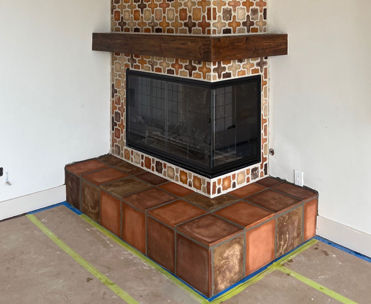 Stiletto Fireplace Door